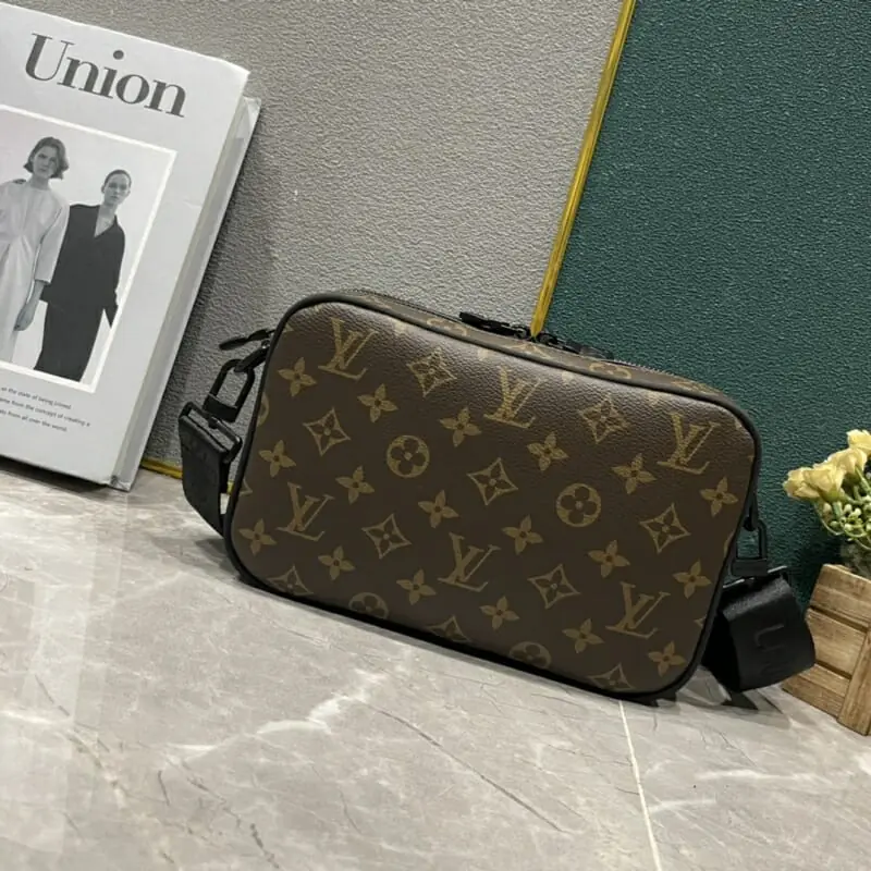 louis vuitton aaa homme mini sac a main s_12112302